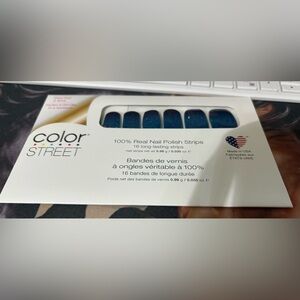 Colorstreet nail strips in High Tide